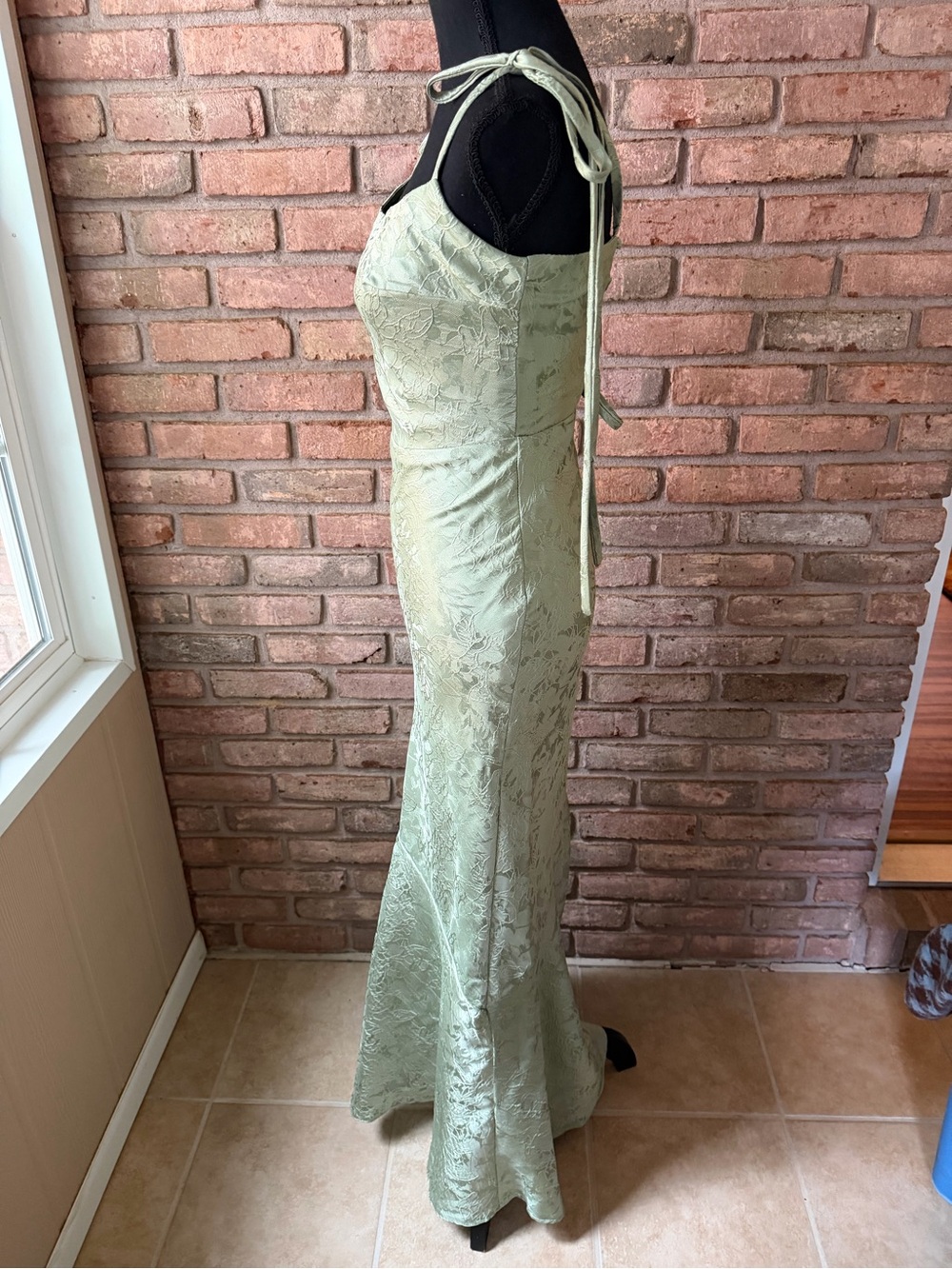 Elegant Sage Green Lace Evening Dress - Picture 6 of 13